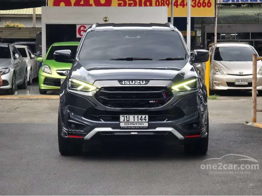 2022 Isuzu MU-X Ultimate SUV