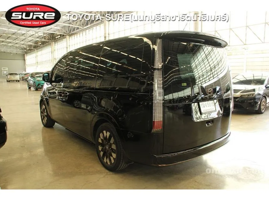 2022 Hyundai Staria Premium Van