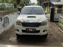 2011 Toyota Hilux 2.5 E dabel cabin.