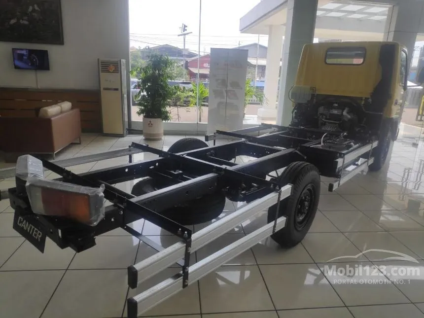 Jual Mobil Mitsubishi Canter 2025 FE 71 L 3.9 di DKI Jakarta Manual Trucks Kuning Rp 353.590.000