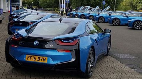 บิ๊กคิงเพาเวอร์ ควัก 70 ล้านบาทซื้อ BMW i8 แจกนักเตะเลสเตอร์