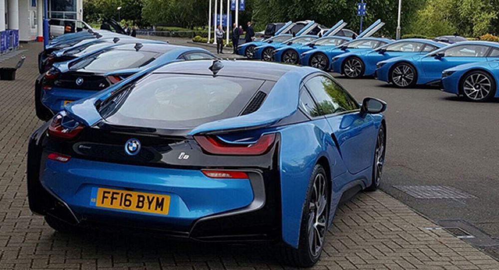 บิ๊กคิงเพาเวอร์ ควัก 70 ล้านบาทซื้อ BMW i8 แจกนักเตะเลสเตอร์