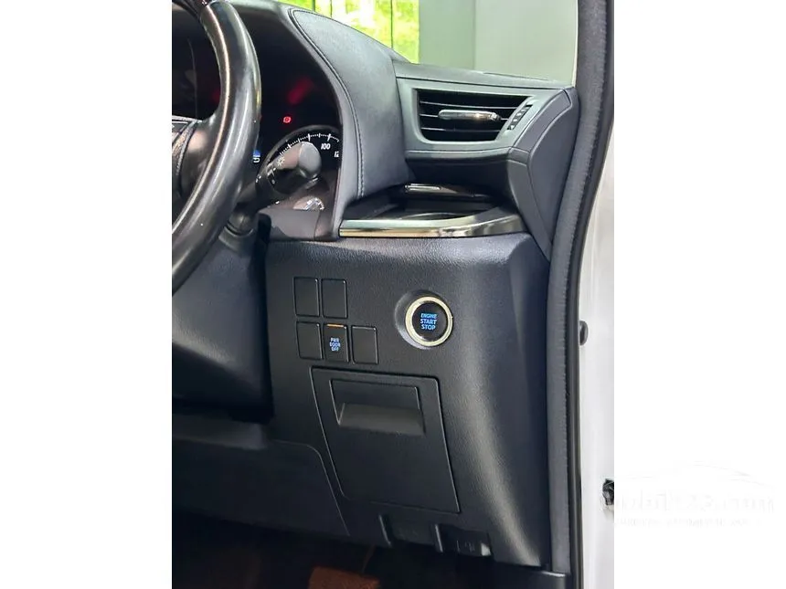 2017 Toyota Alphard G MPV