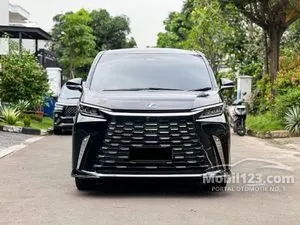 2023 Lexus LM 350h 2.5 4 Seater MPV