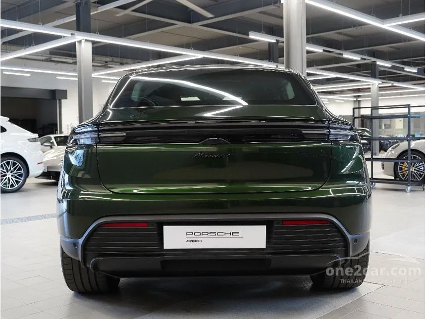 2025 Porsche MACAN 4 Electric SUV