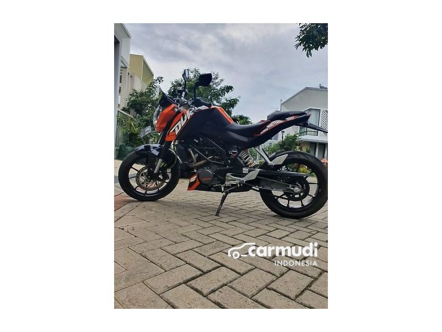 Jual Motor KTM Duke 2015 200 Manual 0.2 