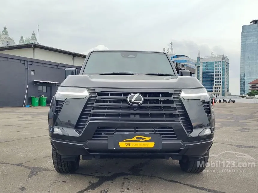 Jual Mobil Lexus GX 550 2024 Overtrail 3.4 di DKI Jakarta Automatic SUV Hitam Rp 3.900.000.000