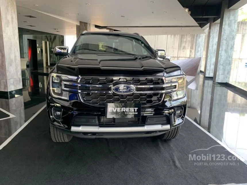 Jual Mobil Ford Everest 2024 Titanium 2.0 di Sulawesi Tengah Automatic SUV Hitam Rp 983.000.000
