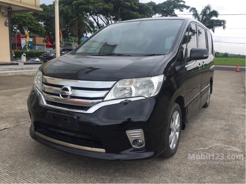 Nissan serena 2015