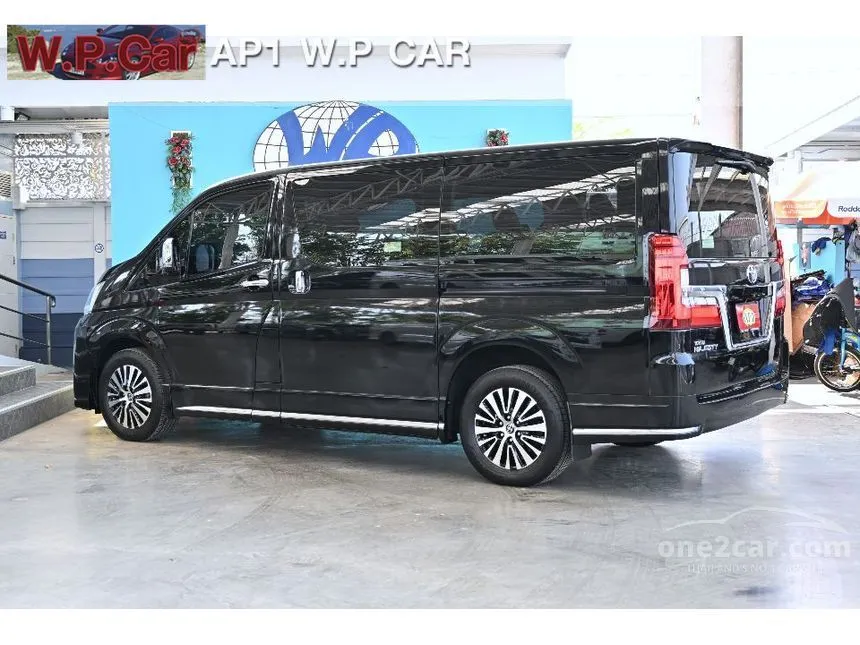 2020 Toyota Majesty Standard Van