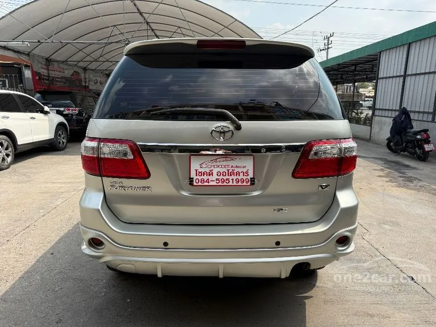 2010 Toyota FORTUNER V SUV