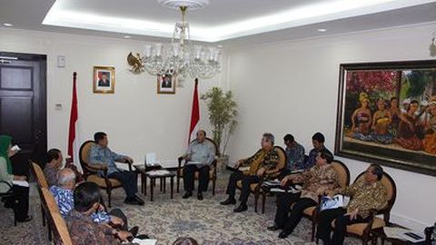 JK Diminta Buka GIIAS 2015