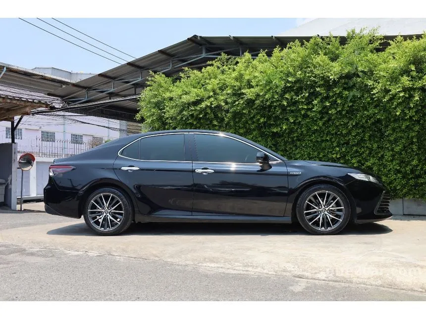 2022 Toyota CAMRY HEV Premium Luxury Sedan
