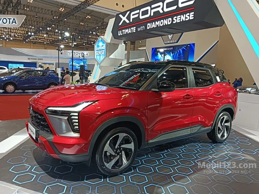 Jual Mobil Mitsubishi XFORCE 2024 Ultimate Diamond Sense 1.5 di Jawa Barat Automatic SUV Merah Rp 380.000.000