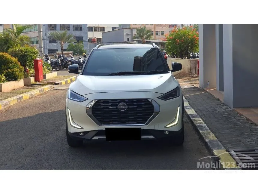 2023 Nissan Magnite Premium (2 Tone) SUV