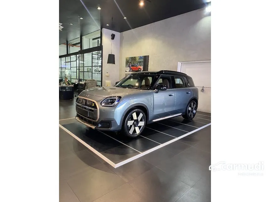 Jual Mobil MINI Countryman 2024 S ALL4 Favoured Trim 2.0 di Jawa Tengah Automatic SUV Abu