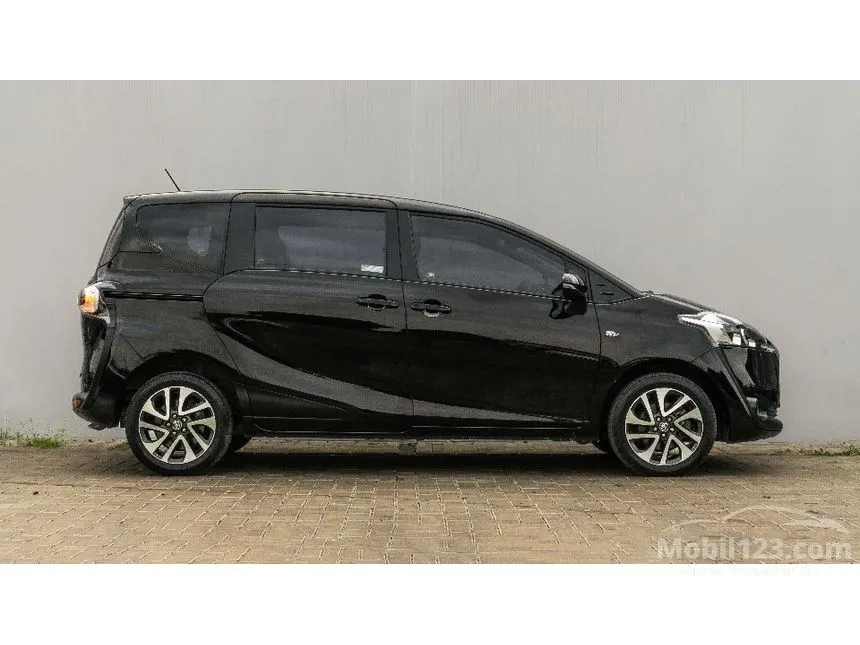 2019 Toyota Sienta V MPV