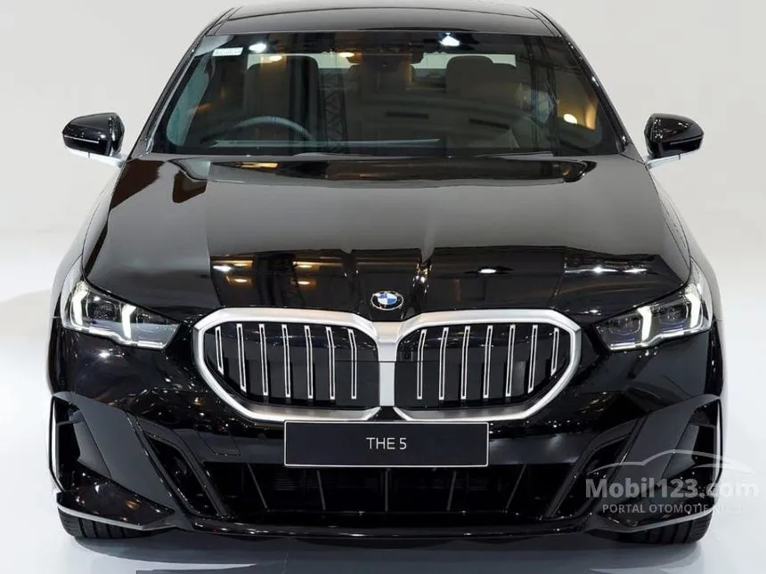 Jual Mobil BMW 520i 2024 M Sport 2.0 di DKI Jakarta Automatic Sedan Hitam Rp 1.387.000.000