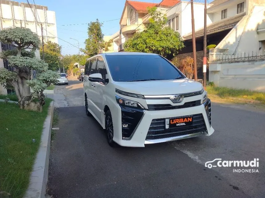 Jual Mobil Toyota Voxy 2018 2.0 di Jawa Timur Automatic MPV Putih Rp 335.000.000