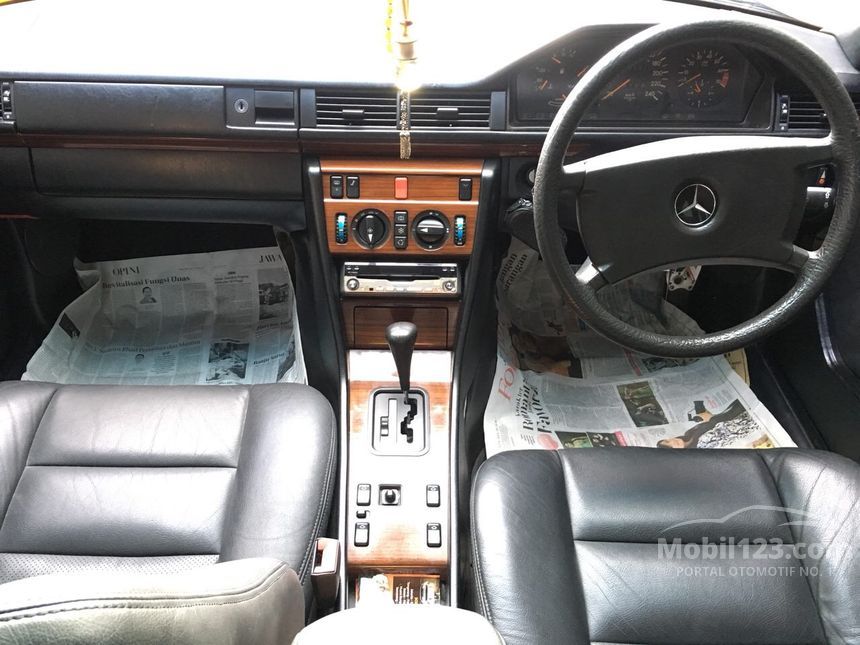 1991 Mercedes-Benz 300E Sedan