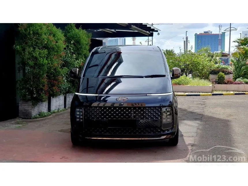 Jual Mobil Hyundai Staria 2021 Signature 7 2.2 di Banten Automatic MPV Hitam Rp 646.000.000