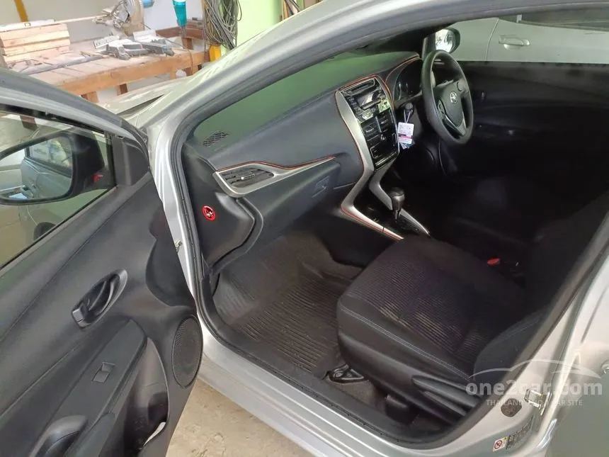 2018 Toyota YARIS E Hatchback