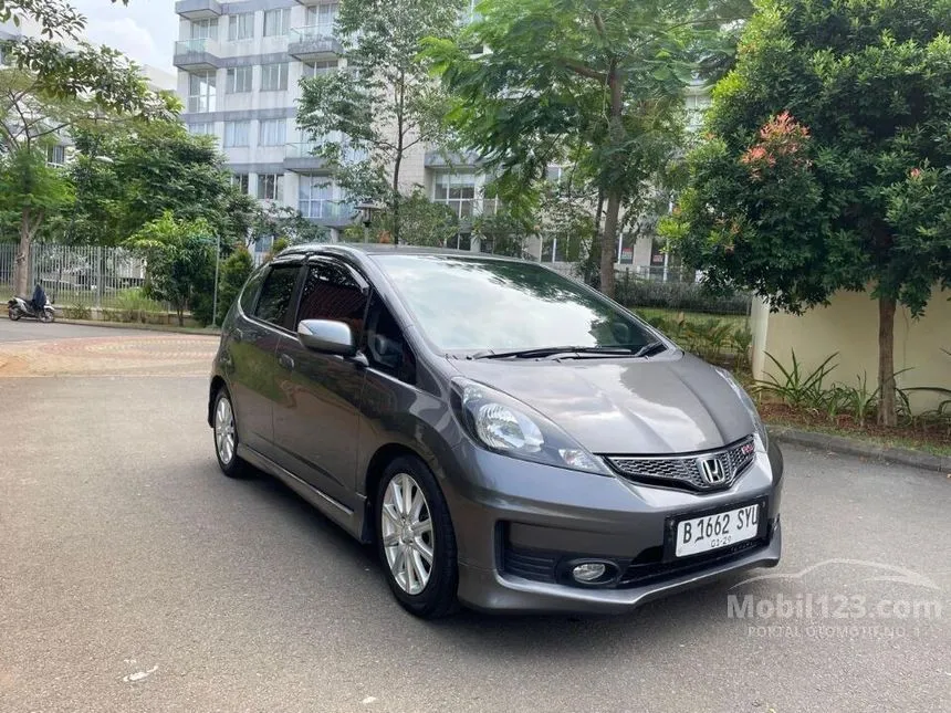 Jual Mobil Honda Jazz 2013 RS 1.5 di Banten Automatic Hatchback Abu
