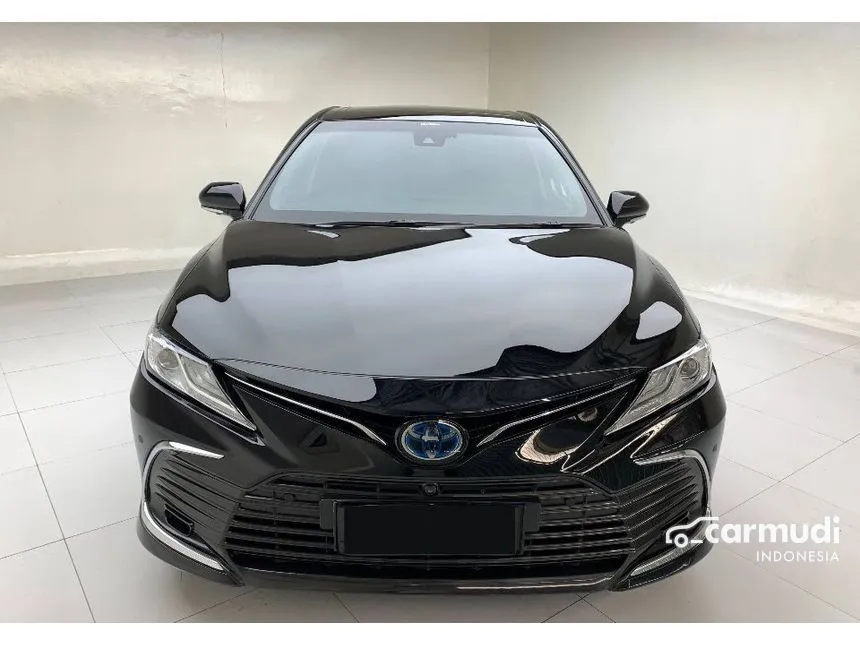 2021 Toyota Camry Hybrid Sedan