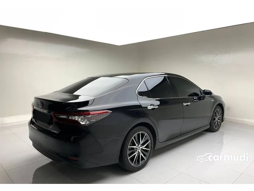 2021 Toyota Camry Hybrid Sedan