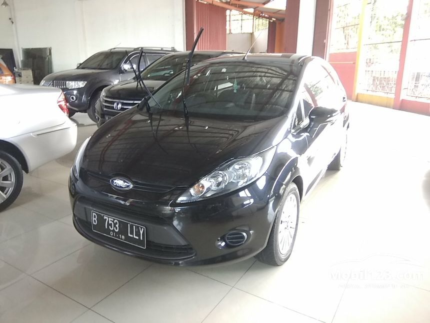  Jual  Mobil  Ford  Fiesta  2012 Trend 1 4 di Jawa  Tengah  