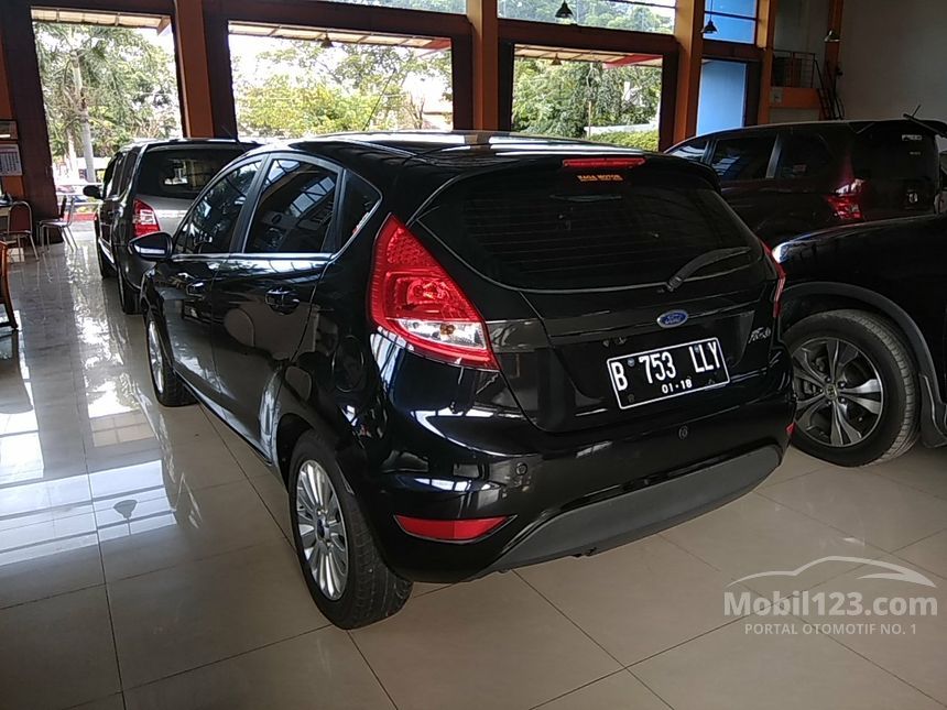  Jual  Mobil  Ford  Fiesta  2012 Trend 1 4 di Jawa  Tengah  