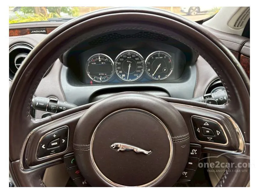 2014 Jaguar XJ Premium Luxury Sedan
