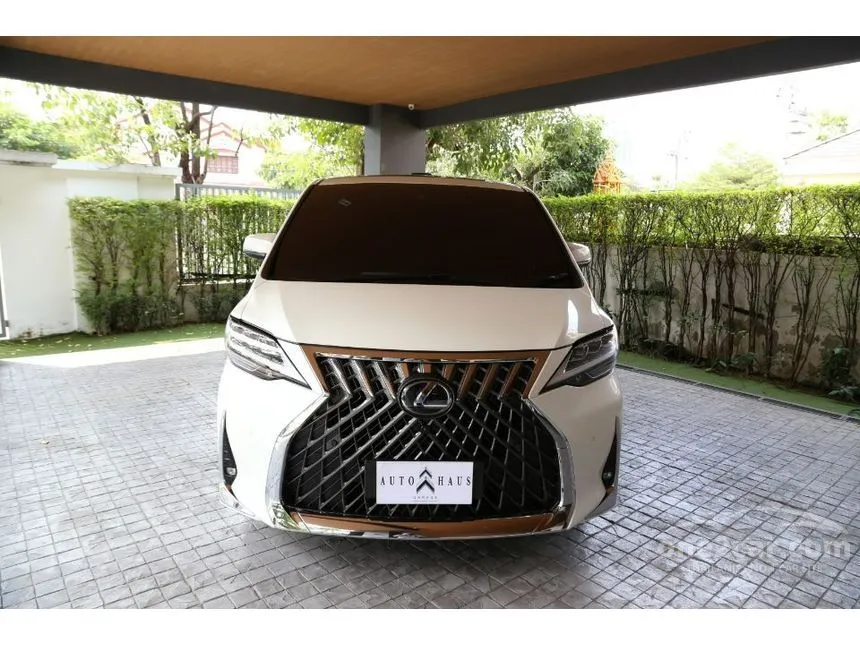 2022 Lexus LM300h Executive (7-Seater) Van