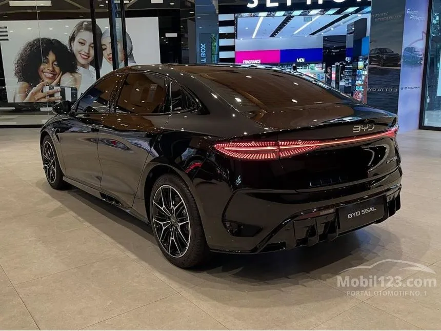 2026 BYD Seal Premium Extended Range Sedan