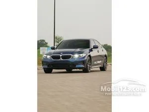 2020 BMW 320i 2.0 Sport Sedan (Faktur 2021) New Model (G20) Blue on Black Odo 21 Rb (TERMURAH)