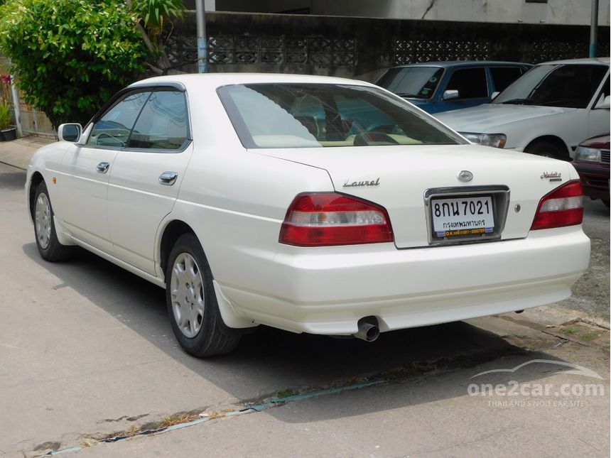 Nissan laurel 2002