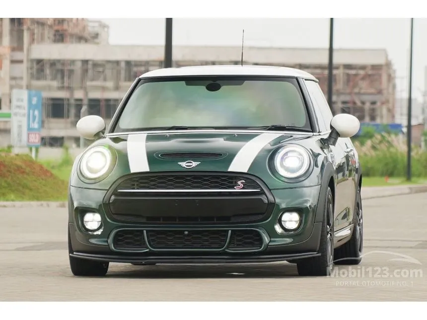 2018 MINI Cooper S 3 Door (Red Hot) Hatchback
