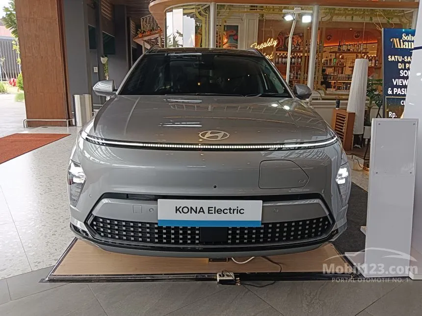 Jual Mobil Hyundai Kona 2024 Electric Long Range Signature di Jawa Barat Automatic Wagon Abu