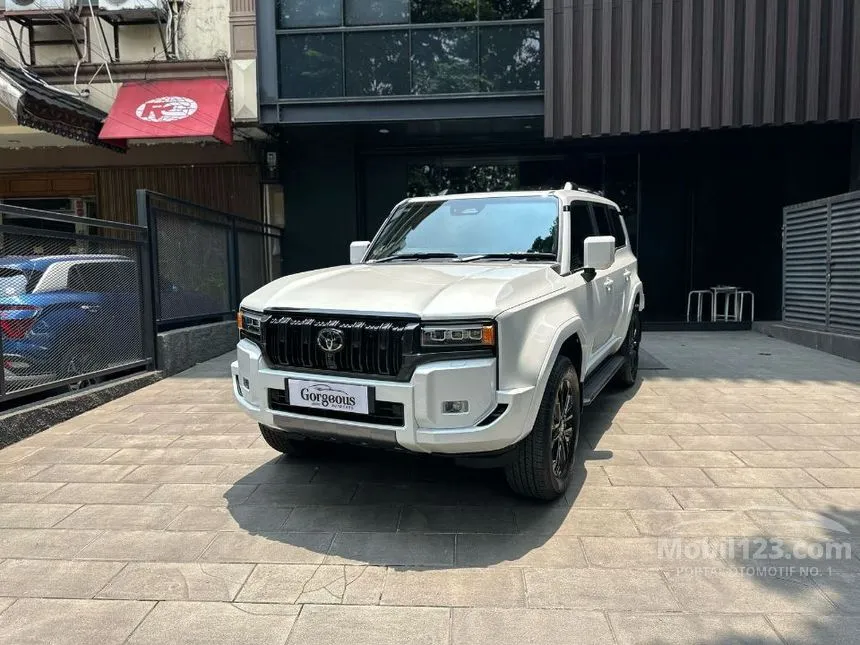 Jual Mobil Toyota Land Cruiser Prado 2025 Kakadu 2.8 di Banten Automatic SUV Putih Rp 2.900.000.000