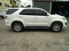 2012 Toyota Fortuner 3.0 (ปี 12-15) V SUV AT