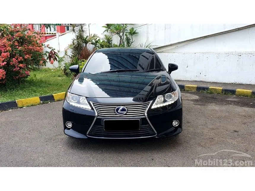 Jual Mobil Lexus ES 300h 2013 2.5 di DKI Jakarta Automatic Sedan Hitam Rp 250.000.000