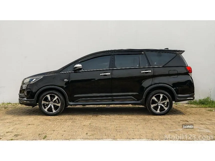 2021 Toyota Kijang Innova Venturer MPV
