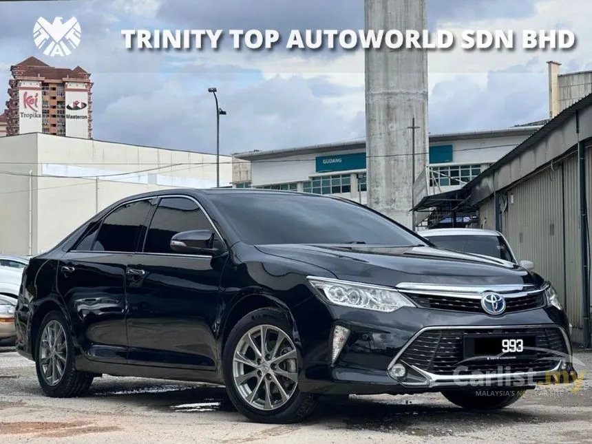 2018 Toyota Camry Hybrid Luxury Sedan