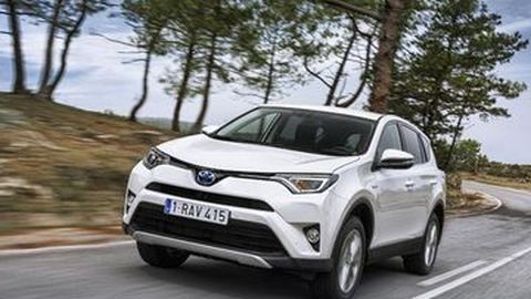 New Toyota RAV4 Hybrid Tampil Lebih Menawan