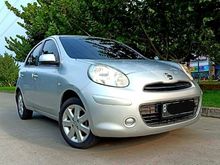 Nissan march matic 2011 silver TERAWAT