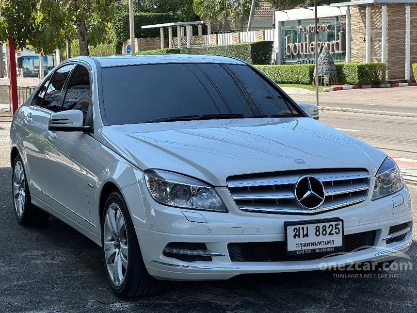 2011 Mercedes-Benz C200 CGI BlueEFFICIENCY Sedan