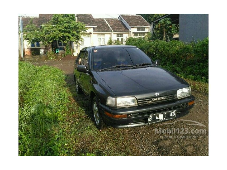 Jual Mobil  Daihatsu  Charade 1993 1 3 di Jawa Barat Manual 