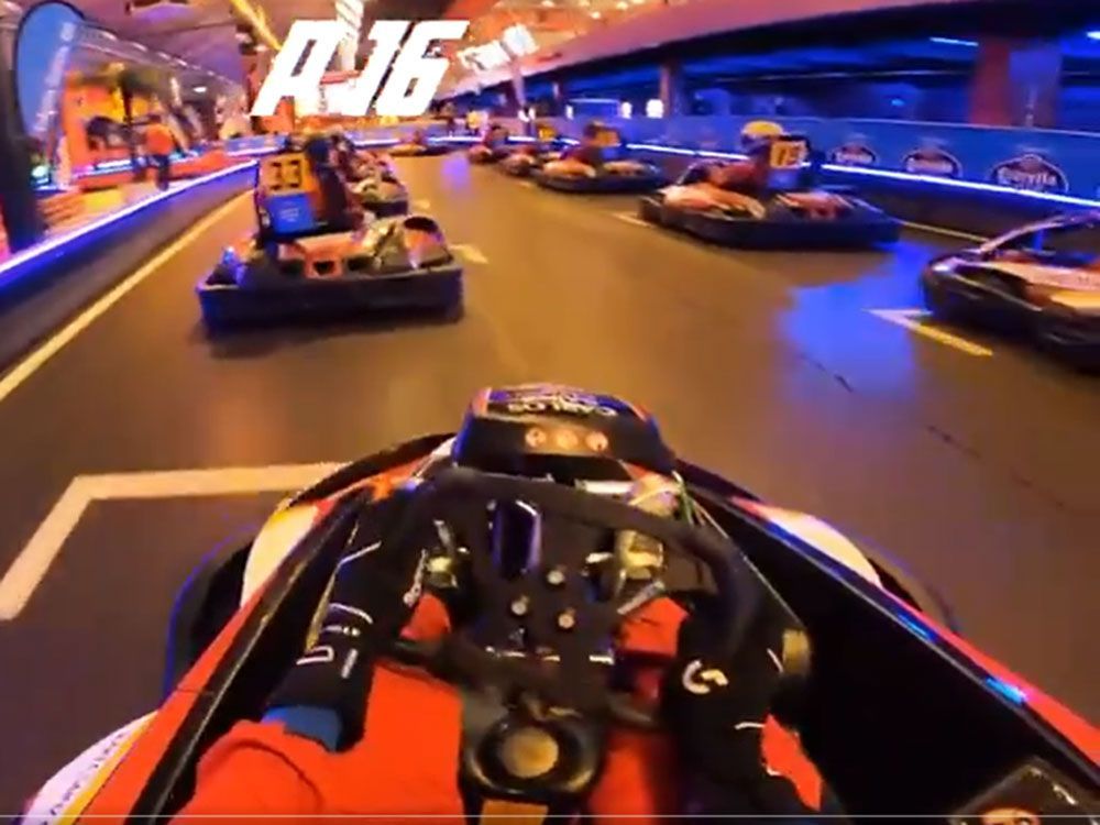 Wajib Tonton! Video Pebalap F1 Main Gokart, Salip 15 Orang dan Menang