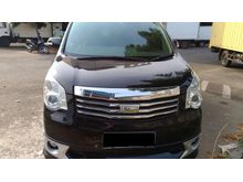 2013 Toyota NAV1 2.0 V MPV