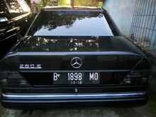 1989 Mercedes-Benz 230E 2.3 Sedan